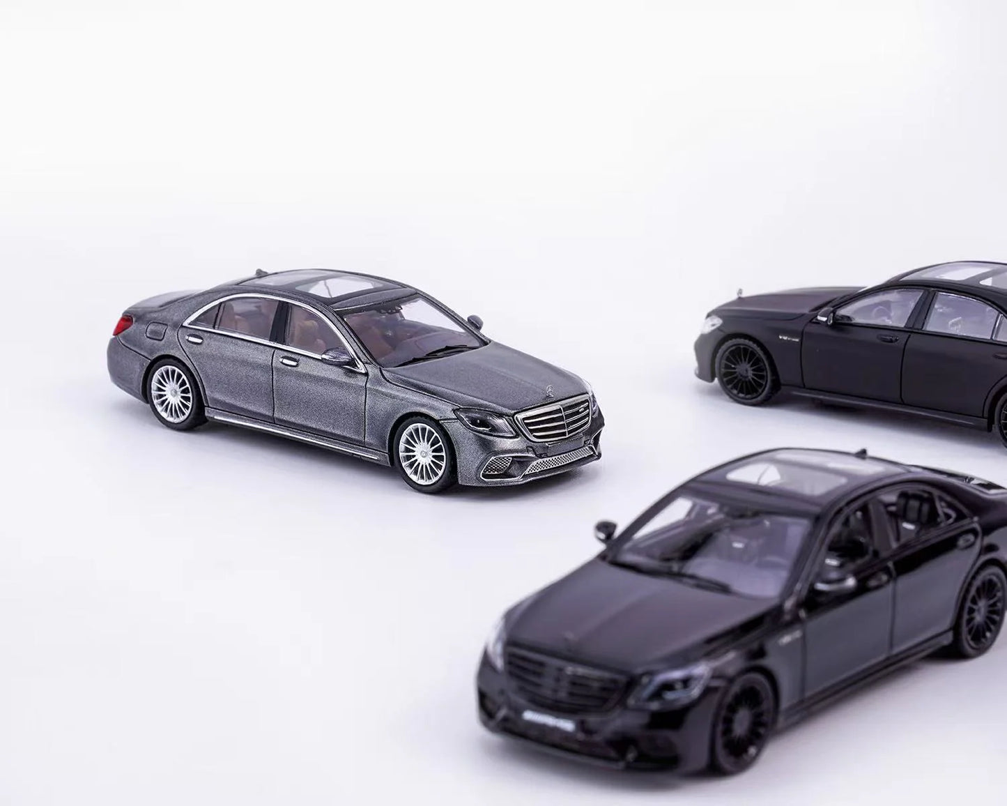 King Model 1:64 Mercedes-Benz S65 AMG W222 [2 Colors]