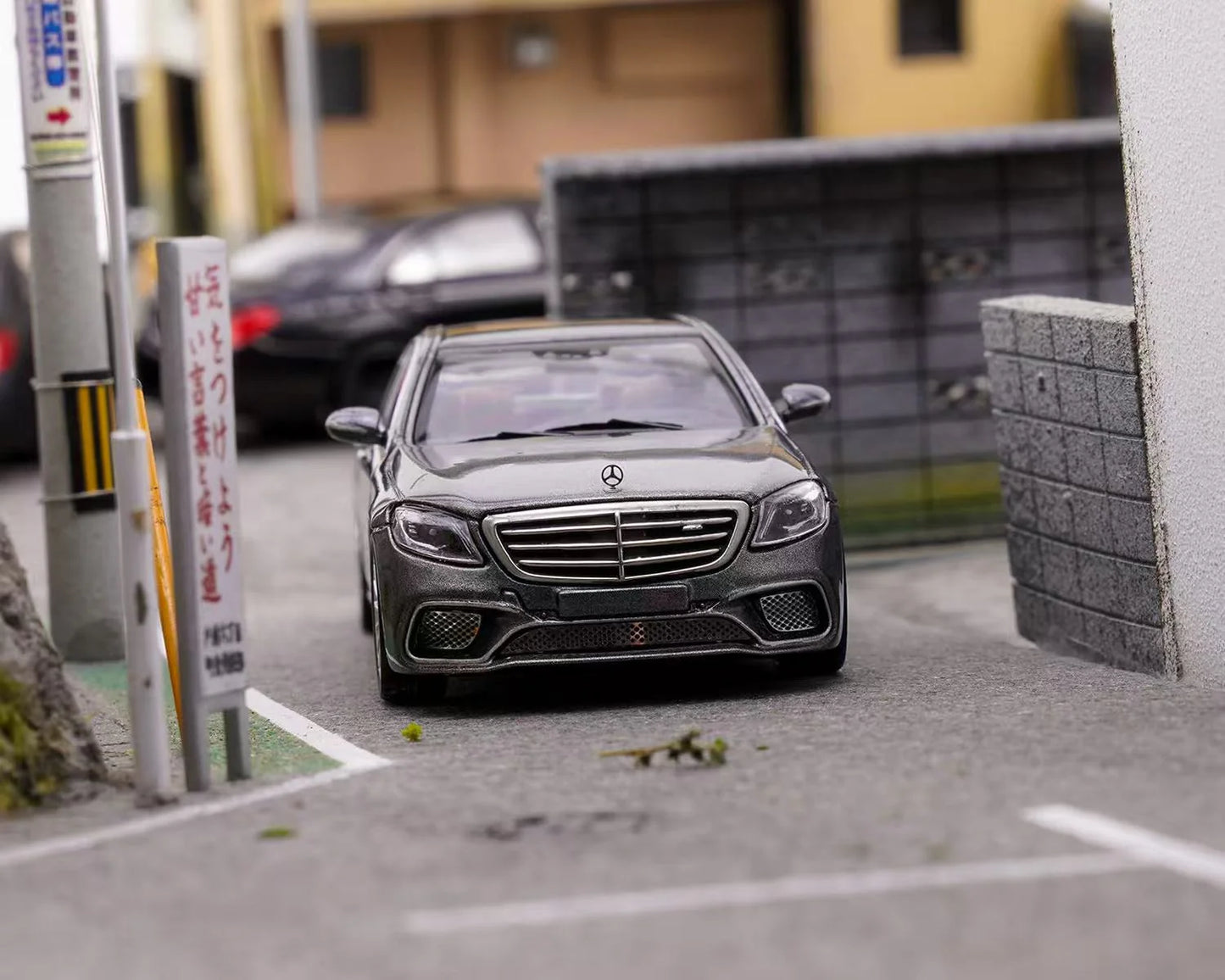 King Model 1:64 Mercedes-Benz S65 AMG W222 [2 Colors]