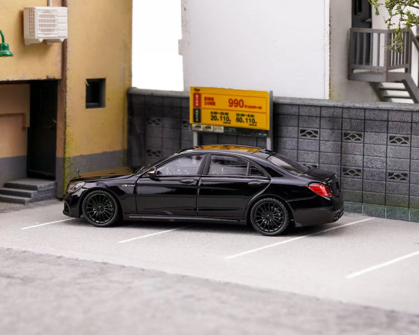 King Model 1:64 Mercedes-Benz S65 AMG W222 [2 Colors]
