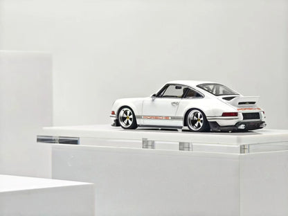 ZINCIT Model 1:64 Porsche 911 Singer DLS White Diecast Model Car with Silver Five-Spoke Wheels, Porsche Side Stripes, Rear Spoiler, Detailed Rear Bumper and Exhaust – Rear Three-Quarter View