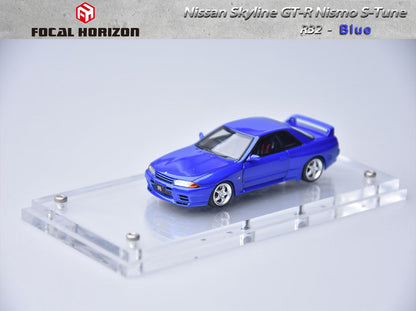 Blue model car on a clear stand with 'Focal Horizon' branding