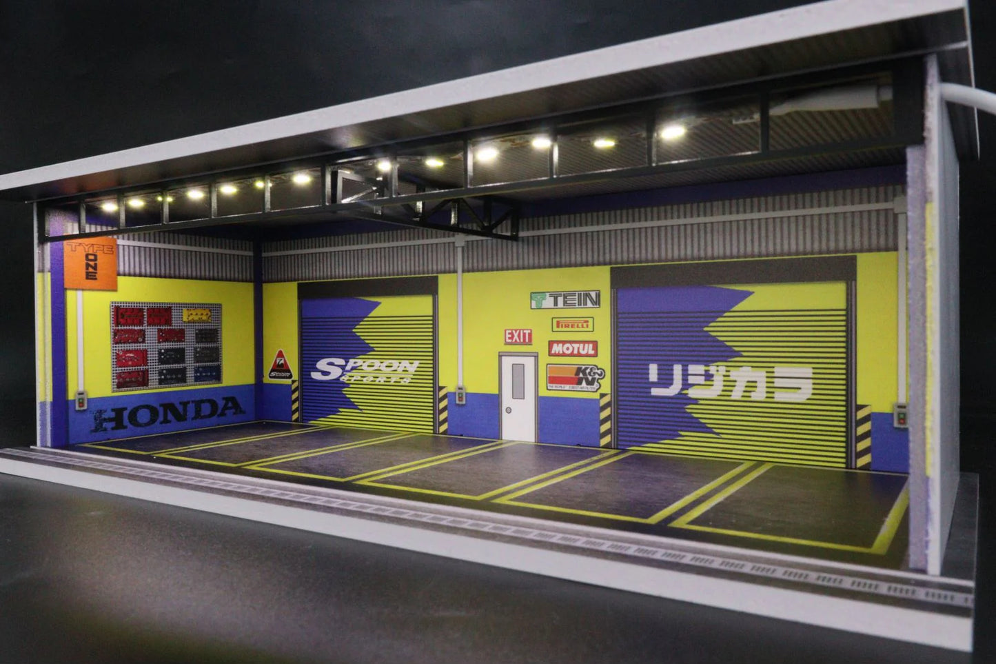 G-FANS 1:64 Garage with Lights Diorama Model (Spoon Theme) 710023